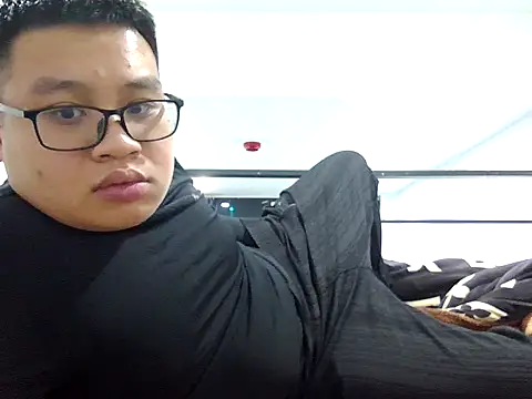 loveninja online show from December 15, 1:17 pm