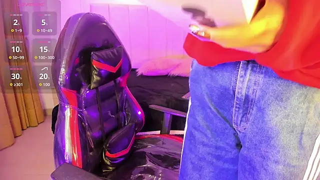 Snapshot of Gyal_8_ chatting on January 6, 3:43 am Gyal 8 online show from January 6, 3:43 am