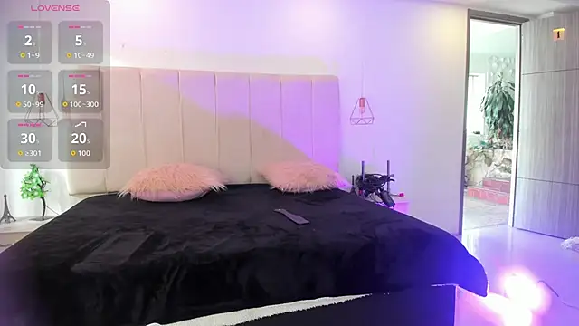 Gyal 8  online show from November 30, 9:26 pm