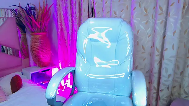 Gyal 8  online show from October 9, 4:13 am