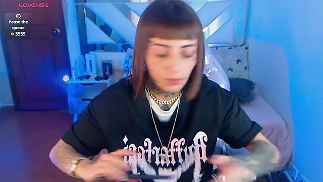 Gyal 8  online show from November 4, 9:29 pm