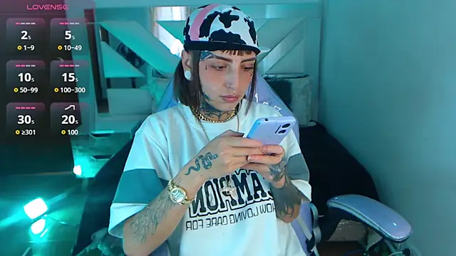 Gyal 8  online show from October 24, 7:46 pm