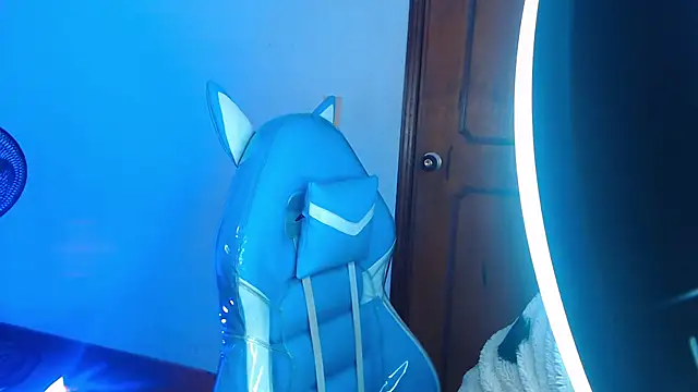 Gyal 8  online show from November 13, 3:10 am