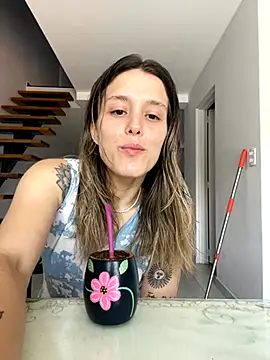 Snapshot of xvalentinaof chatting on December 2, 1:35 pm xvalentinaof online show from December 2, 1:35 pm