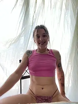 Snapshot of xvalentinaof chatting on December 16, 1:04 pm xvalentinaof online show from December 16, 1:04 pm