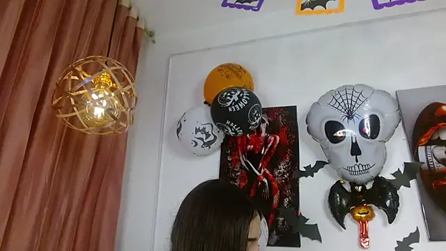 ladymooncs online show from October 18, 4:14 am