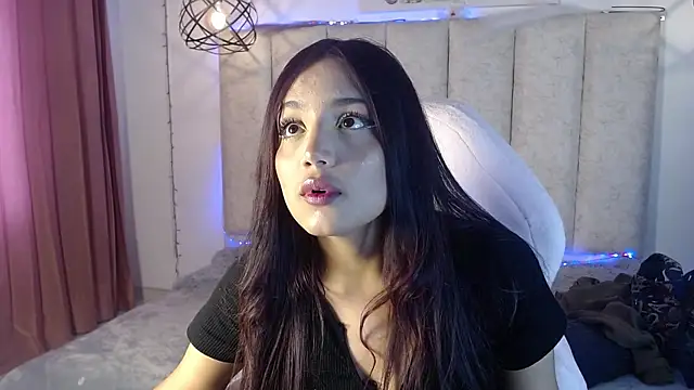 Snapshot of ladymooncs chatting on June 12, 5:32 pm ladymooncs online show from June 12, 5:32 pm