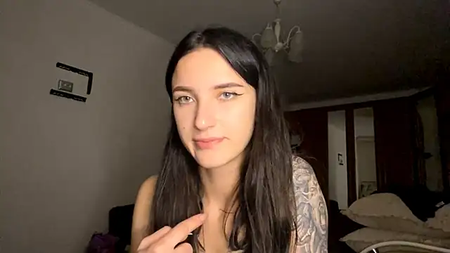Snapshot of TifanyRawi chatting on October 3, 9:38 pm TifanyRawi online show from October 3, 9:38 pm