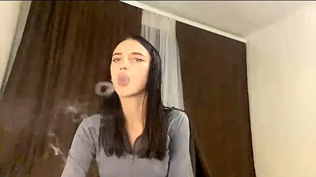 Snapshot of TifanyRawi chatting on October 7, 8:32 pm TifanyRawi online show from October 7, 8:32 pm