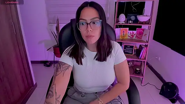 TaniaVelvet online show from April 19, 2:56 am