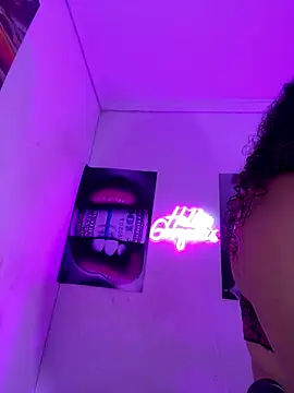 becca wilsson online show from December 2, 9:22 am