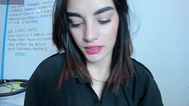 Maddy Rouse1 online show from October 2, 3:32 am