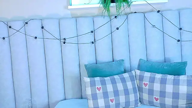 MyApril   online show from March 10, 12:09 pm