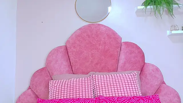 MyApril   online show from October 15, 11:40 am