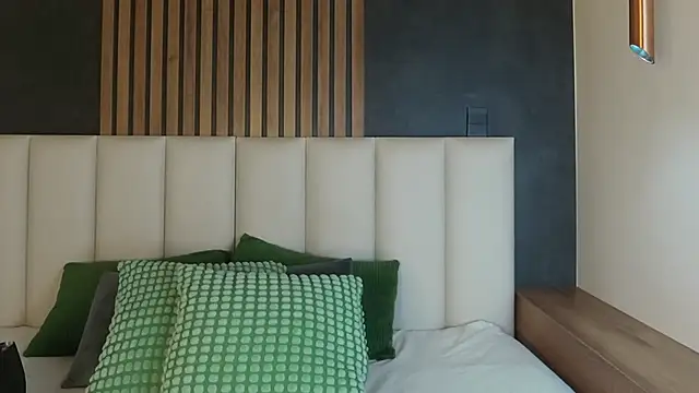 MyApril   online show from March 31, 12:07 pm