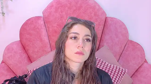 Snapshot of MyApril__ chatting on June 6, 12:54 pm MyApril online show from June 6, 12:54 pm