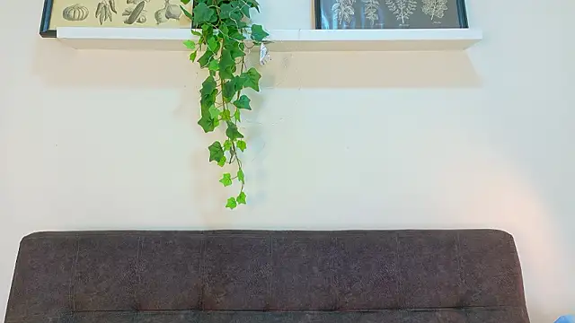 MyApril   online show from March 14, 12:33 pm