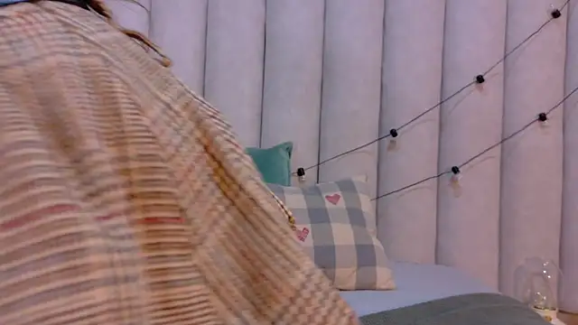 MyApril   online show from April 13, 12:20 pm