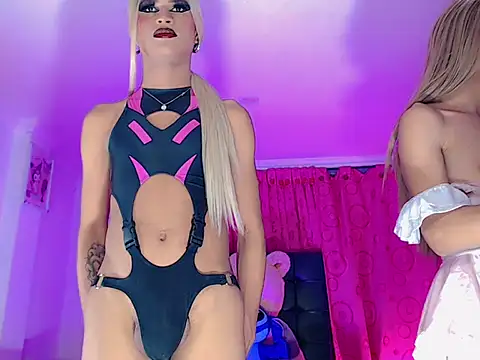 Snapshot of DaliaBacil25 chatting on October 28, 1:06 am DaliaBacil25 online show from October 28, 1:06 am