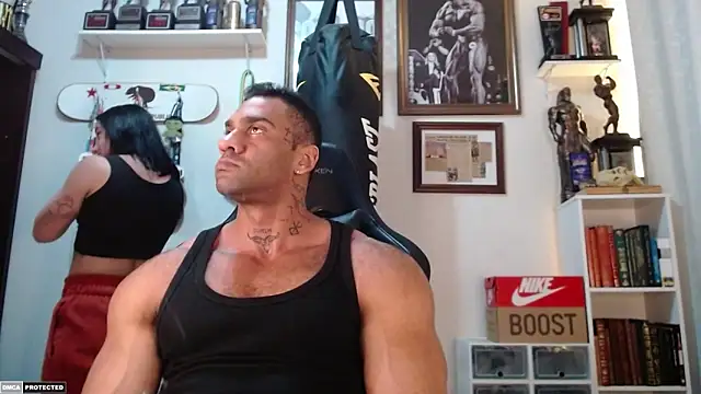 Snapshot of henryhadesflirt chatting on October 13, 8:21 pm henryhadesflirt online show from October 13, 8:21 pm