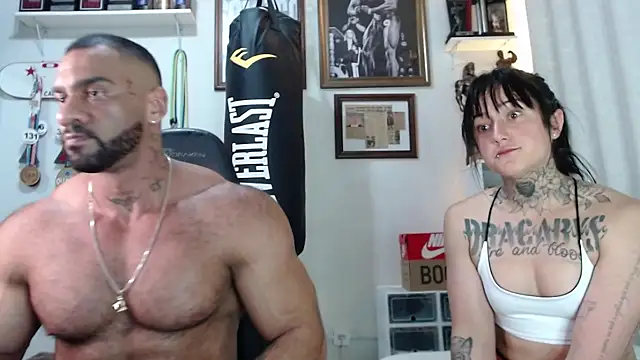 Snapshot of henryhadesflirt chatting on November 2, 8:36 pm henryhadesflirt online show from November 2, 8:36 pm