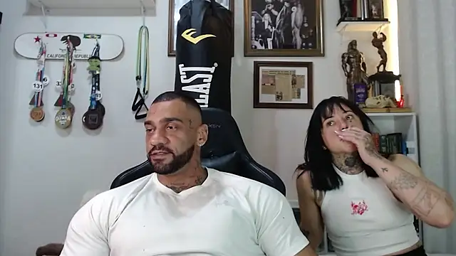 Snapshot of henryhadesflirt chatting on October 31, 11:22 pm henryhadesflirt online show from October 31, 11:22 pm