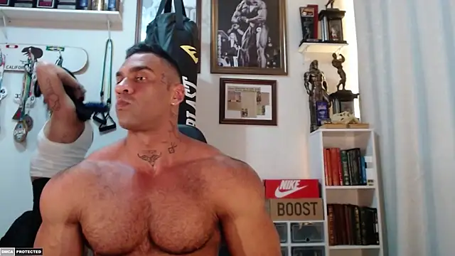 Snapshot of henryhadesflirt chatting on October 2, 8:34 pm henryhadesflirt online show from October 2, 8:34 pm