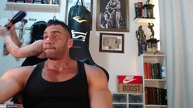 Snapshot of henryhadesflirt chatting on October 8, 9:59 pm henryhadesflirt online show from October 8, 9:59 pm