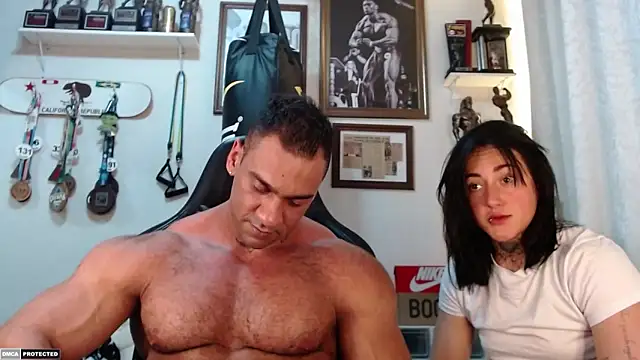 Snapshot of henryhadesflirt chatting on October 11, 7:37 pm henryhadesflirt online show from October 11, 7:37 pm