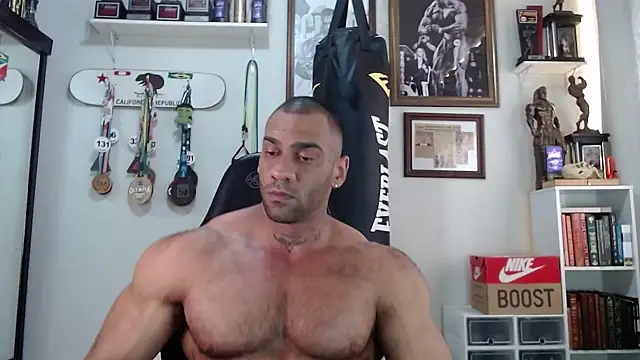 Snapshot of henryhadesflirt chatting on November 19, 12:16 pm henryhadesflirt online show from November 19, 12:16 pm