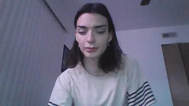 Snapshot of Luna_Samosienko chatting on October 4, 10:28 am Luna Samosienko online show from October 4, 10:28 am