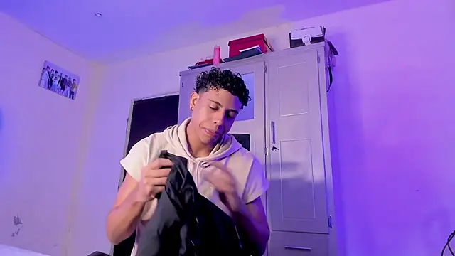 Glader31 online show from December 2, 9:38 pm