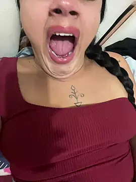 Snapshot of _jade_01 chatting on February 6, 1:45 am jade 01 online show from February 6, 1:45 am