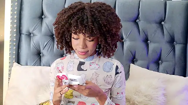 Snapshot of Stellaciel_ chatting on November 19, 9:59 pm Stellaciel online show from November 19, 9:59 pm