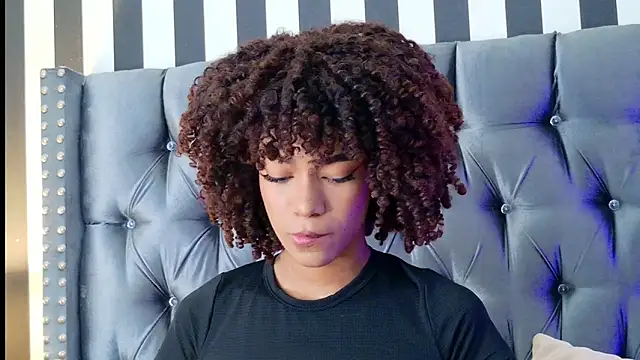 Snapshot of Stellaciel_ chatting on December 3, 10:20 pm Stellaciel online show from December 3, 10:20 pm