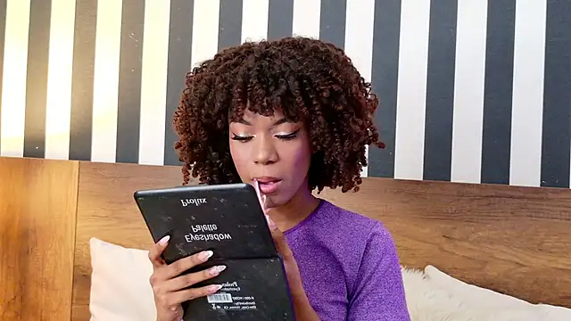 Snapshot of Stellaciel_ chatting on October 27, 10:11 pm Stellaciel online show from October 27, 10:11 pm