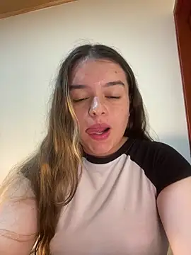 Snapshot of Aphrill chatting on November 10, 8:14 pm Aphrill online show from November 10, 8:14 pm