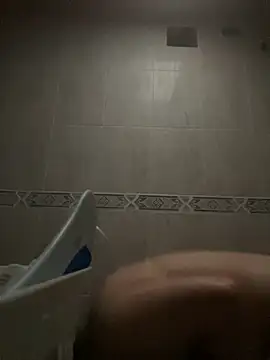 Snapshot of Aphrill chatting on November 6, 10:14 pm Aphrill online show from November 6, 10:14 pm