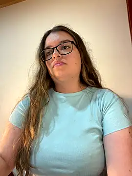 Snapshot of Aphrill chatting on November 4, 10:13 pm Aphrill online show from November 4, 10:13 pm