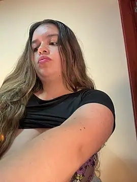 Aphrill online show from December 17, 8:25 pm