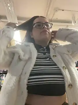 Snapshot of Aphrill chatting on October 25, 8:42 pm Aphrill online show from October 25, 8:42 pm