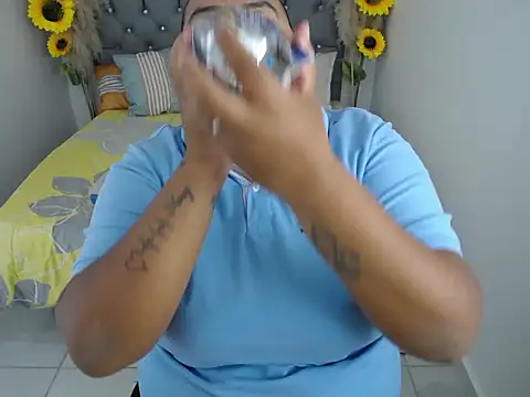 hotlesby valery online show from April 1, 8:17 pm