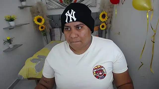 hotlesby valery online show from October 11, 7:04 pm