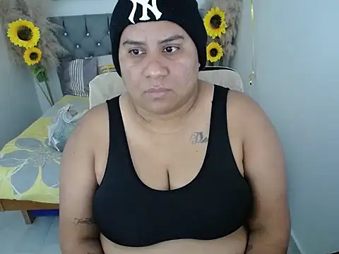 Snapshot of hotlesby_valery chatting on October 31, 12:02 pm hotlesby valery online show from October 31, 12:02 pm