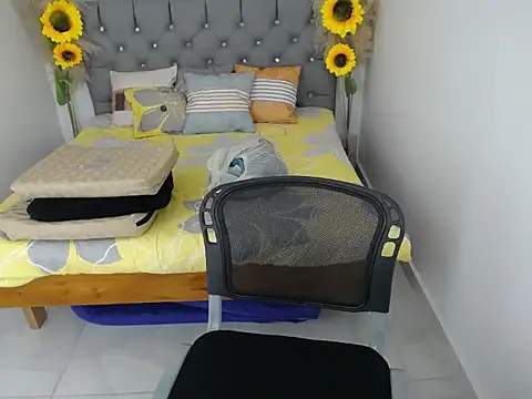 Snapshot of hotlesby_valery chatting on November 27, 8:09 pm hotlesby valery online show from November 27, 8:09 pm