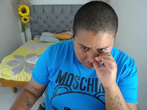 Snapshot of hotlesby_valery chatting on February 18, 7:54 pm hotlesby valery online show from February 18, 7:54 pm