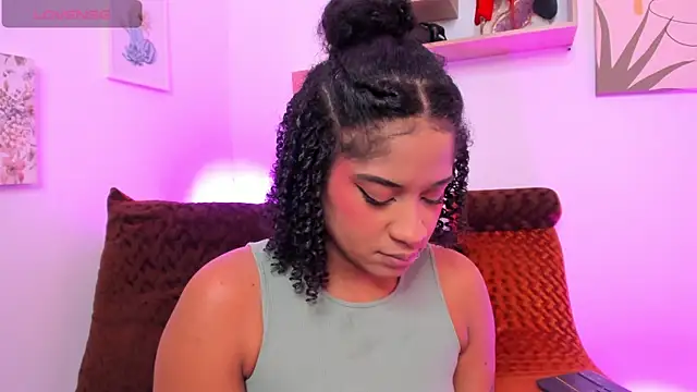 Snapshot of camilafoox7 chatting on February 12, 4:56 am camilafoox7 online show from February 12, 4:56 am