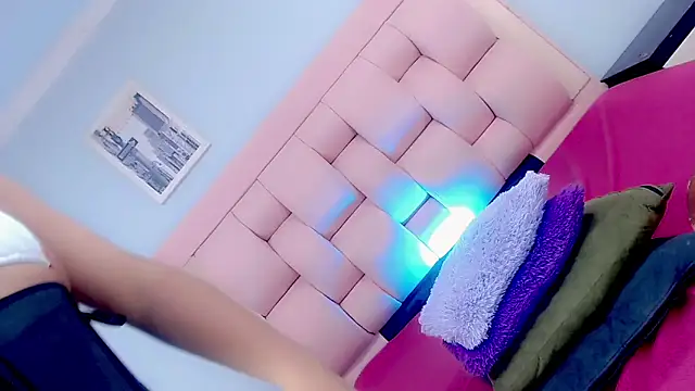 Snapshot of AdharaDaboin chatting on October 25, 5:06 am AdharaDaboin online show from October 25, 5:06 am