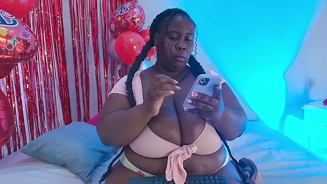 CarolinaGomez  online show from February 18, 7:21 pm