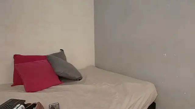 CarolinaGomez  online show from February 23, 7:25 pm